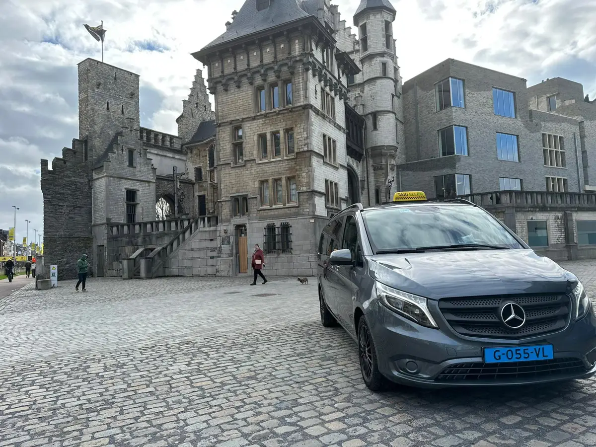 Mercedes Vito taxibus van Taxi Centrale Hilvarenbeek